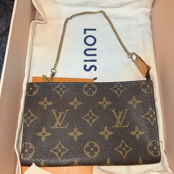 Authentic Louis Vuitton pochette monogram - Picture 15 of 15